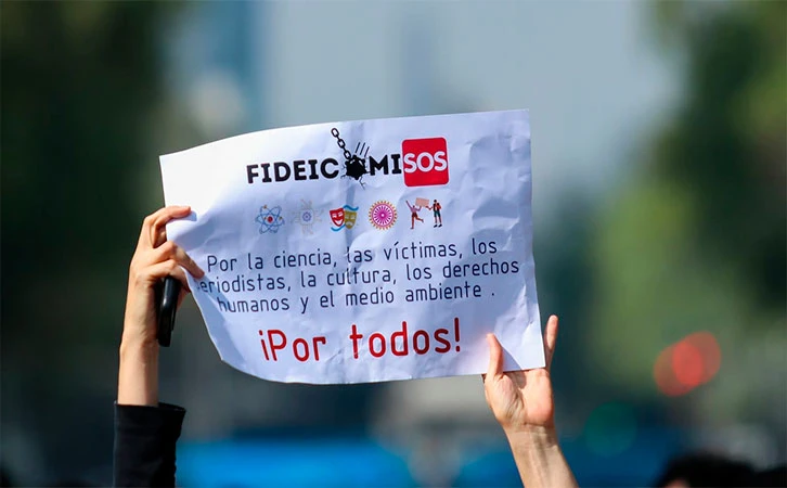 Conceden primera suspensión provisional contra extinción de 13 fideicomisos