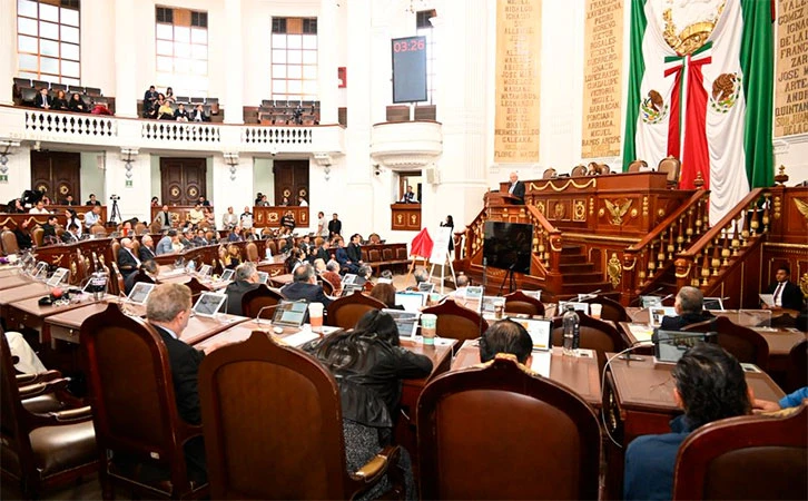 Aprueban licencia definitiva de Brugada como alcaldesa de Iztapalapa