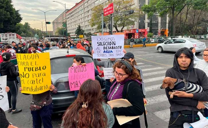 Protestan vecinos de la Cuauhtémoc por falta de agua