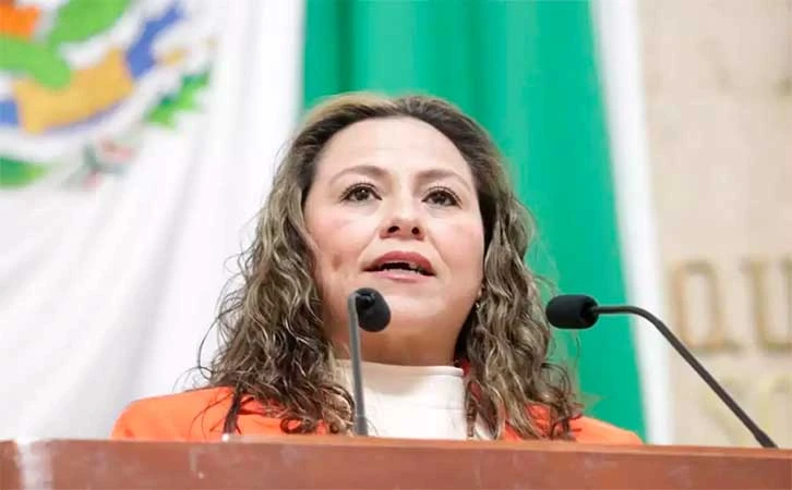 Informa PRI que Mónica Fernández deja el partido