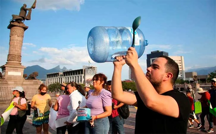 Otra vez por falta de agua, protestan vecinos de Azcapotzalco, Cuauhtémoc y AO