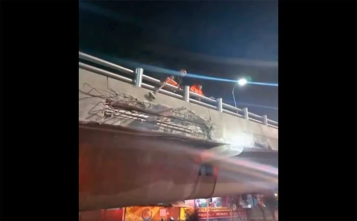 Se desprende concreto de Viaducto Tlalpan