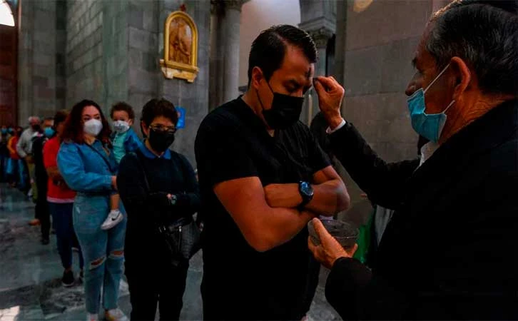 La imposición de ceniza nos recuerda que moriremos un día