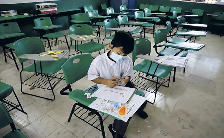 En la CDMX la educación no es prioridad