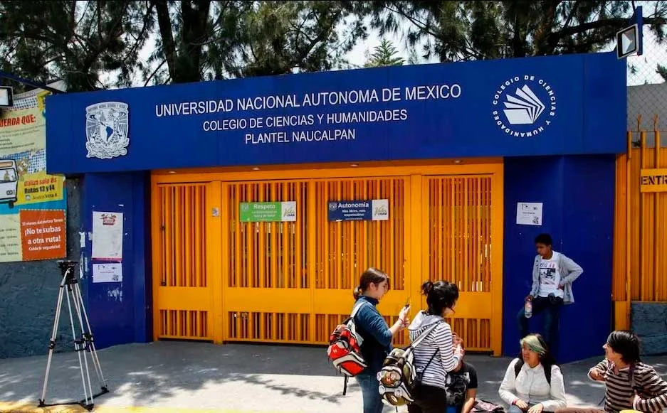 Reportan incendio en la Dirección General del CCH Naucalpan