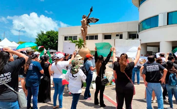 Trasladan trabajadores del Poder Judicial su manifestación al Senado