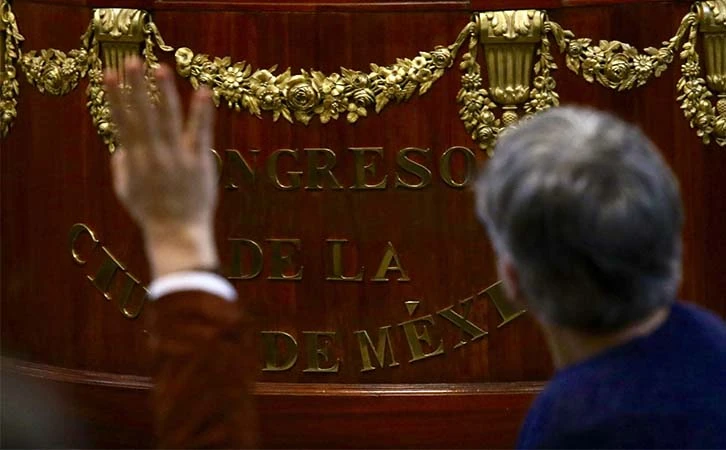 Exige Morena sanción a jueces que otorgaron suspensiones a la Reforma Judicial