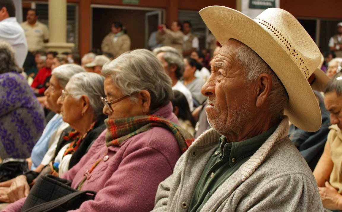 Exigen programa para evitar despojo a personas de la tercera edad