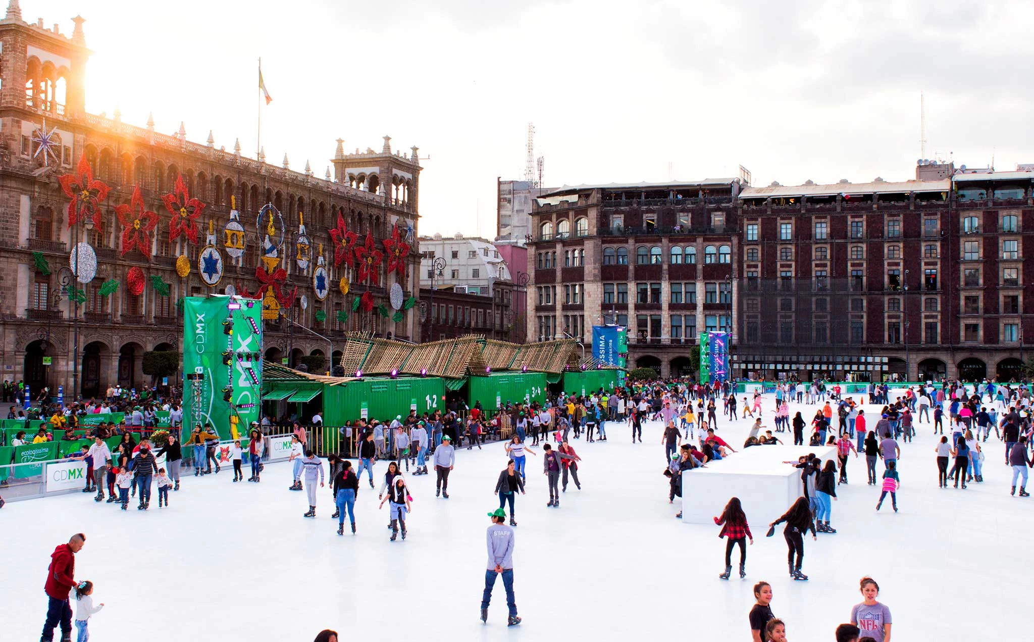 Alistan pistas de hielo y espectáculos en CDMX