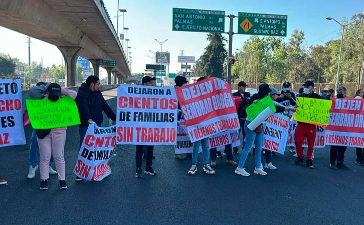 Comerciantes bloquean Periférico, se oponen a operativos en Naucalpan