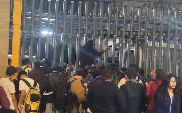 Estudiantes de la Preparatoria 6 exigen seguridad y comedor o amenazan con paro