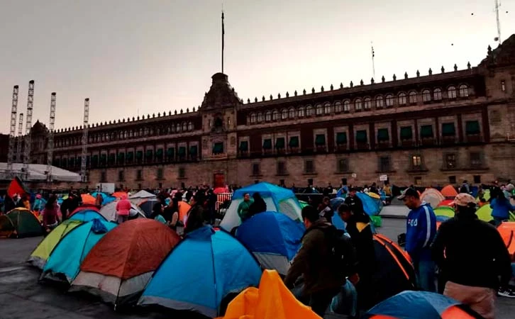 CNTE retira plantón del Zócalo de CDMX