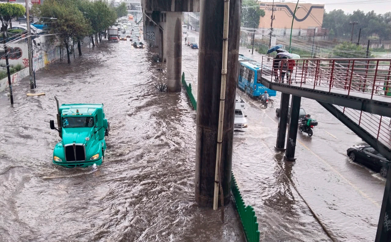 Fuertes lluvias de este lunes dejan inundaciones y encharcamientos