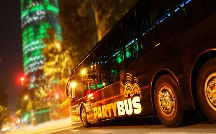 Riesgo para la juventud, fiestas en autobuses en CDMX