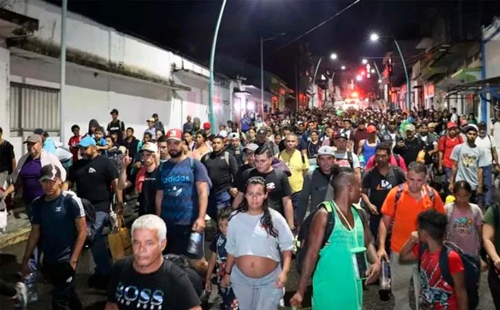 Caravana migrante cumple 48 horas en camino a la CDMX