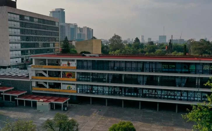 Para labores Facultad de Filosofía de la UNAM por muerte de estudiante de CCH Sur