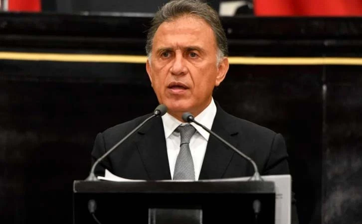 Arman trifulca Yunes Linares e hijos en restaurante en CDMX