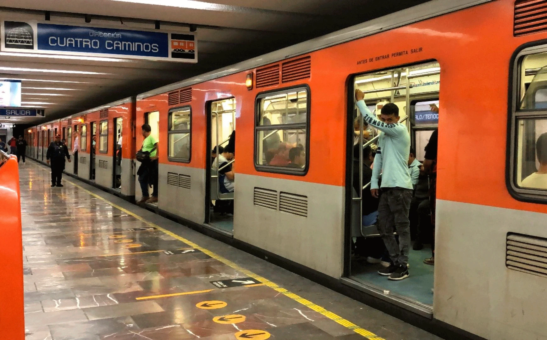 Por protestas de la CNTE, cierran 2 estaciones del Metro en el Centro de CDMX