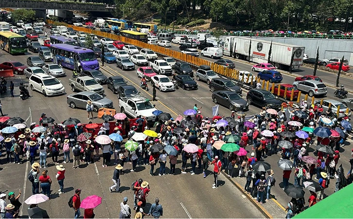 CNTE libera Circuito Interior: regresa a su campamento en el Zócalo